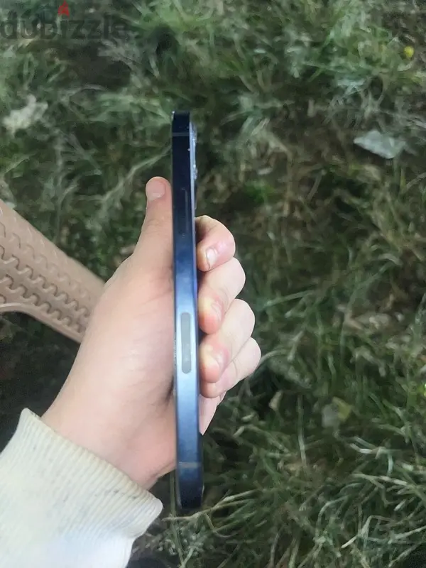 ايفون ١٢ مساحه ٦٤65620443584258123