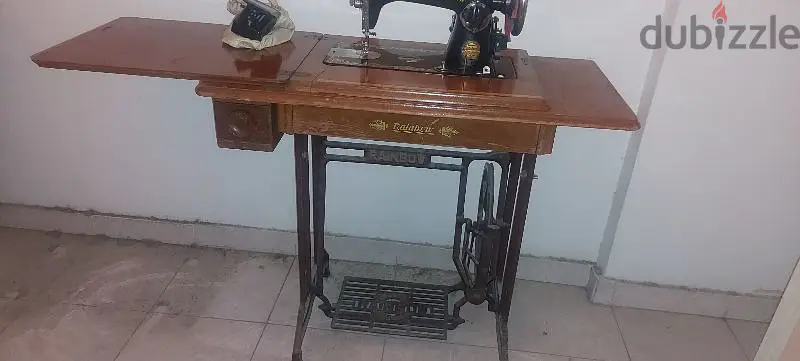 ماكينة خياطه بالترابيزه والموتور65620458504963121
