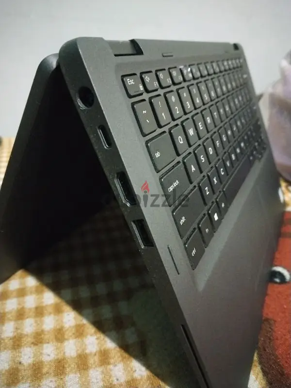 Dell latitude 5300 2 in 1 x360 touch screen65620456380417124