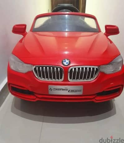 سيارة أطفال BMW