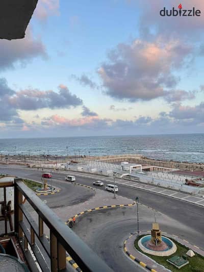 شقة للايجار ميامي مفروشة عالبحر مباشر كورنيش أسكندرية 4نوم ورسبشين وترااااس كبييير  و2حمام