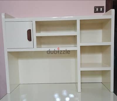 مكتبه بها رفوف للبيع