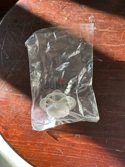 phillips Avent + Chicco Pacifiers 0-6 months