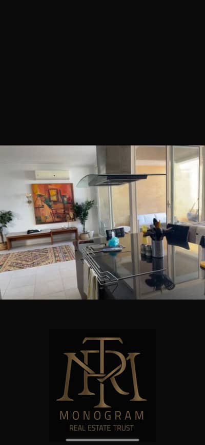 بالمطبخ و الاجهزه و التكيفات و الفرش شاليه خامس صف من البحر شاليه علوي شايف البحر تشطيب الترا سوبر لوكس هورايزون