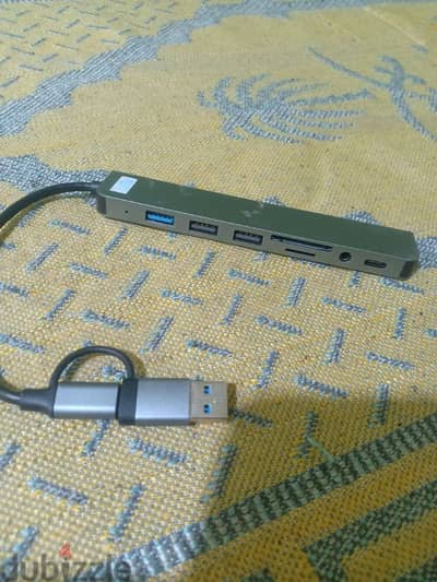موزع USB-C متعدد المنافذ (USB-C Hub Multiport Adapter).