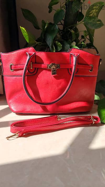 on sale شنطة جلد ايطالي من الكويت