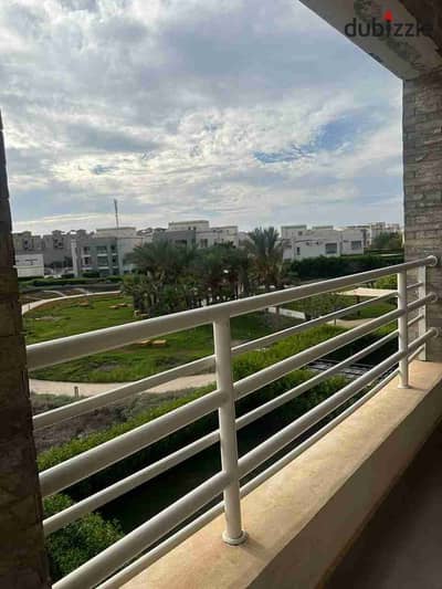 شالية بنت هاوس للبيع بقرية أمواج الساحل الشمالي