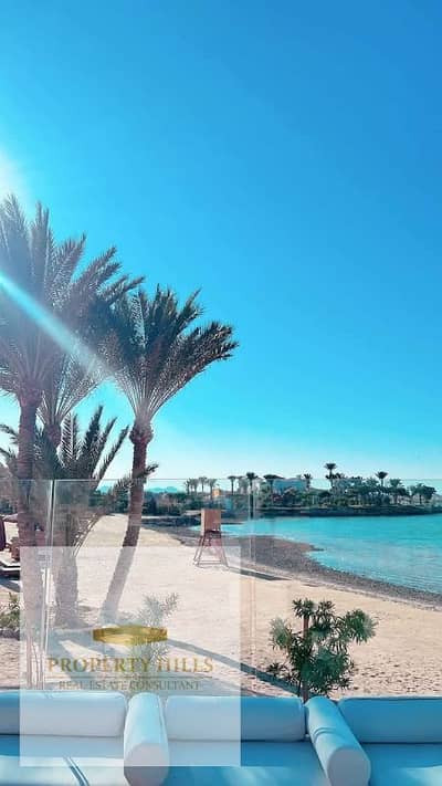 فيلا للبيع متشطبه بالكامل بالتكيفيات والمطبخ بإطلالة علي البحر مباشره