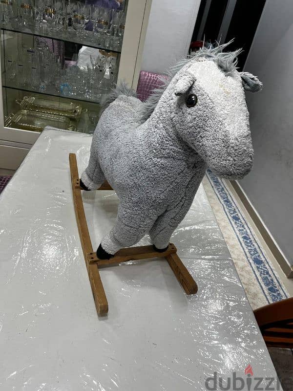 swinging horse 1