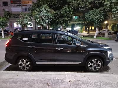 Mitsubishi Xpander Cross 2025, 7-seater with driver for Rent