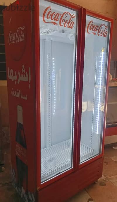 ثلاجه بابين متر وعشره جديده زيرو بالبلاستيك بتاعها حديثه