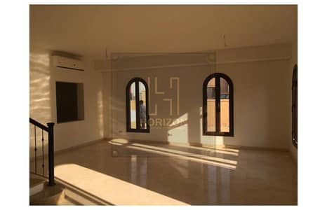 تاون للإيجار نص مفروش في كمبوند ميفيدا التجمع الخامس القاهرة الجديدة Town rent Mivida New Cairo