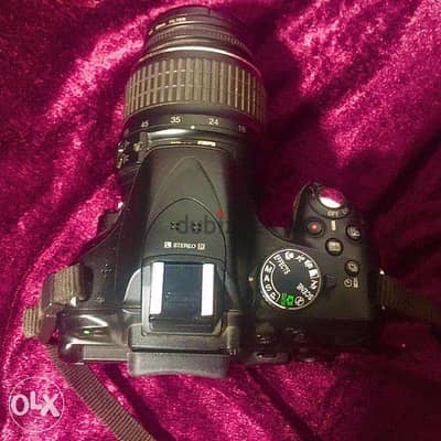 nikon 5200  الكاميرا بكل اكسسواراتها