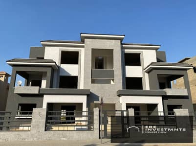 Ready-to-move-in standalone villa (resale) with a direct golf course view in a prime location in Katameya Dunes Compound, Fifth Settlement, minutes fr