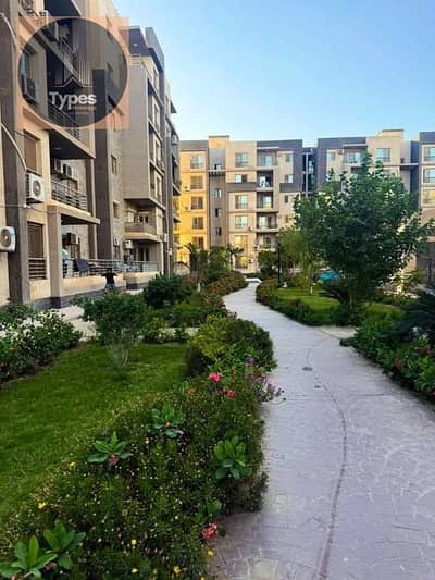 شقه متشطبه للبيع في كمبوند بليس جيت بسعر مميز جدا امام فالدج ويست دره وكايرو جيت اعمار 130 متر 3 غرف 2 حمام