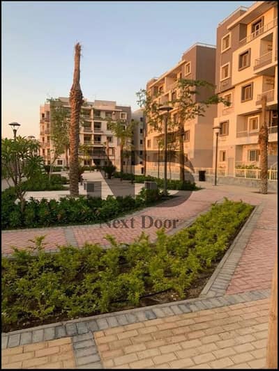 بالقرب من الجامعة الامريكية ومطار القاهرة للبيع شقة في جايد ريزيدنس