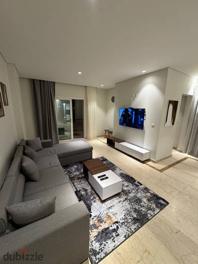 اول سكن ستوديو 1 غرفه   مفروشه بالكامل  جاهزة لسكن موقع مميز  in  Boulevard Mivida Emar