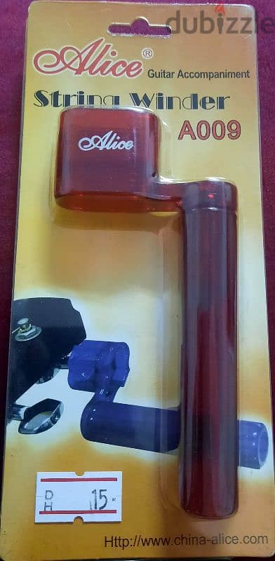 Guitar strings winder