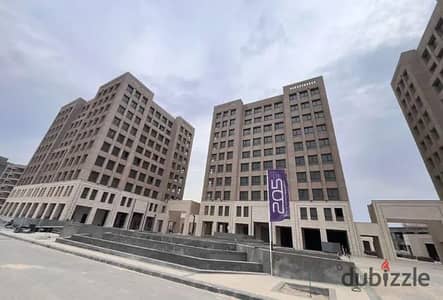 مكتب للبيع متشطب بالكامل بالتكييفات في 205 أركان – الشيخ زايد بإطلالة مباشرة على الداون تاون.  موقع مميز على شارع البستان.