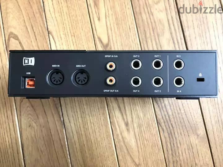 NI Komplete 6 mk2 audio interface 2