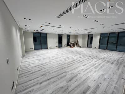 Fully finished administrative office for rent in a prime location in Hyde Park. 141 sq m. Suitable for companies and administrative headquarters.