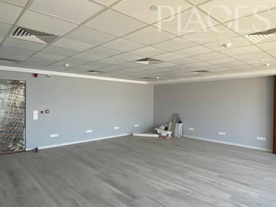 Administrative office for rent in a prime location close to all services. 80 square meters, fully equipped and suitable for startups and admin