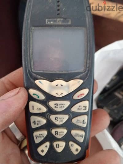 عدة نوكيا عايزة بطاريه بس  اقسم بالله العظيم شغاله بس مفهاش بطاريه