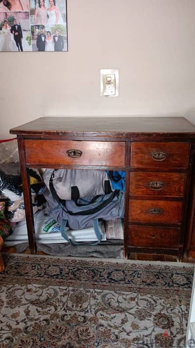1 Desk