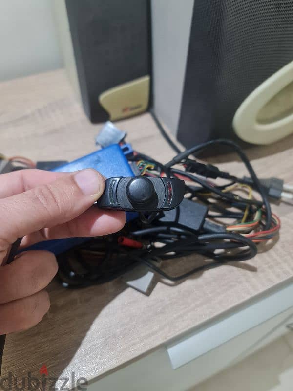 Parrot  Bluetooth system. 6
