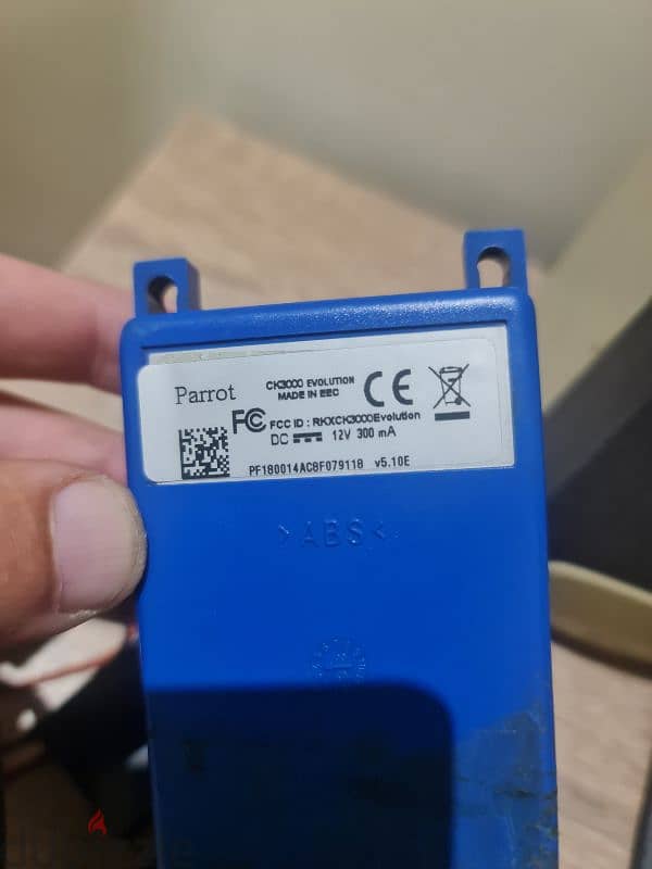 Parrot  Bluetooth system. 7