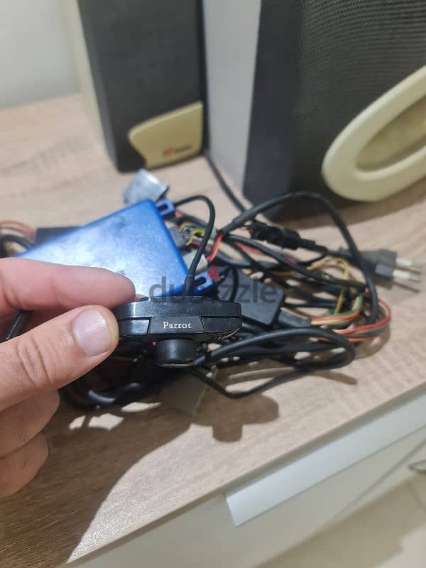 Parrot  Bluetooth system. 8