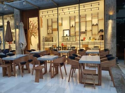 Ground-floor retail shop + outdoor space for sale at a price that won’t be repeated, located next to the Iconic Tower in the New Administrative Capita