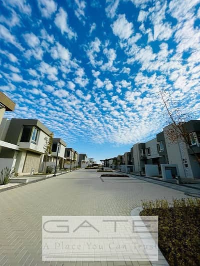 بسعر لقطة تاون هاوس للبيع فى كمبوند بادية فيو مفتوح على لاندسكيب - على منطقة الخدمات مباشرة كورنر ارضى واول
