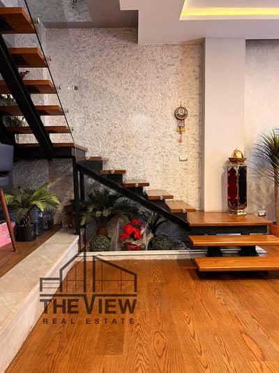 Penthouse for Sale – 400 sqm, Land Share, 2 Garage Slots