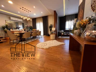 Penthouse for Sale – 400 sqm, Land Share, 2 Garage Slots