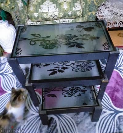 ثلاث تربيزات خشب كونتر