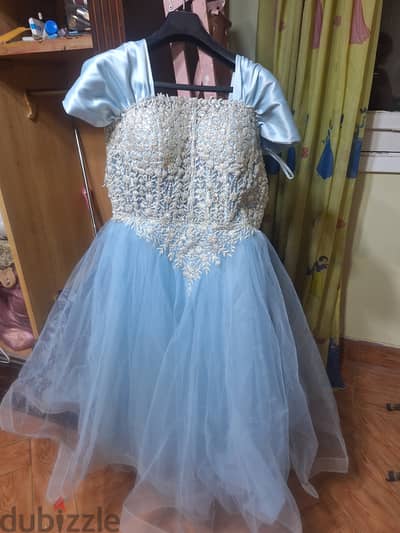 فستان سهرة شيك للبيع