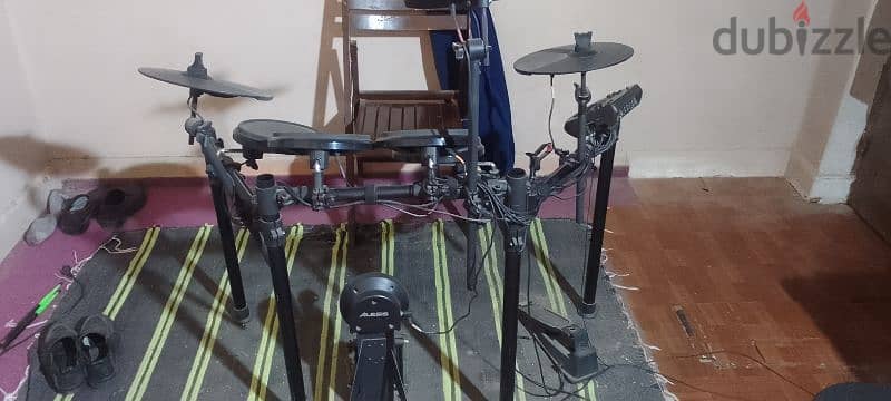Alesis Drum Kit with Nitro Module 1