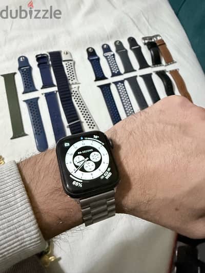 للبيع Apple Watch Series 5 – 44mm Aluminum | حالة ممتازة