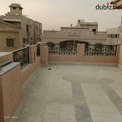 فيلا بمساحة أرض 300 متر  بيع كومباوند الدفاع الوطني التجمع الخامس