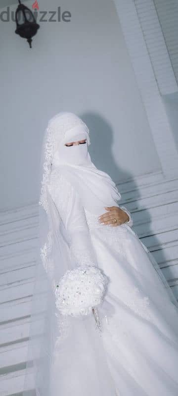 فستان زفاف ابيض للايجار
