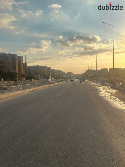 محل تجاري للبيع بافضل موقع في مدينة ٦ اكتوبرامام قسم 4 اكتوبر والسكرية الحى السادس مدخل المستقبل تشطيب كامل الترا سوبر لوكس مرخص تجاري و جاهز للاستلام