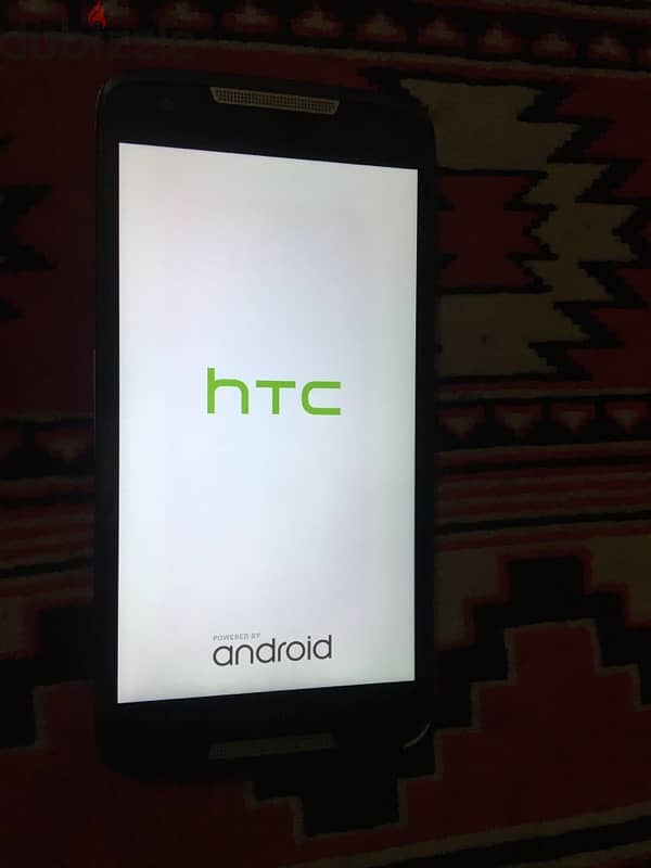 HTC 828 9