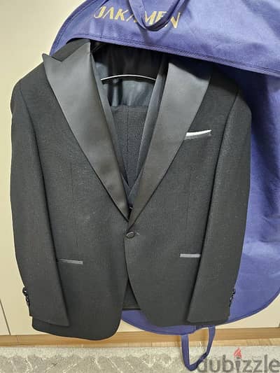 jakamen wedding suit