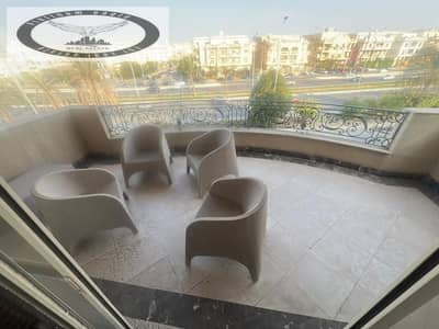 شقة للايجار بالتكييفات والمطبخ جنوب الاكاديمية بالقرب من محور مصطفي كامل والتسعين الشمالي وستاد بيتروسبورت