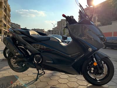 Yamaha t max 560 tech max