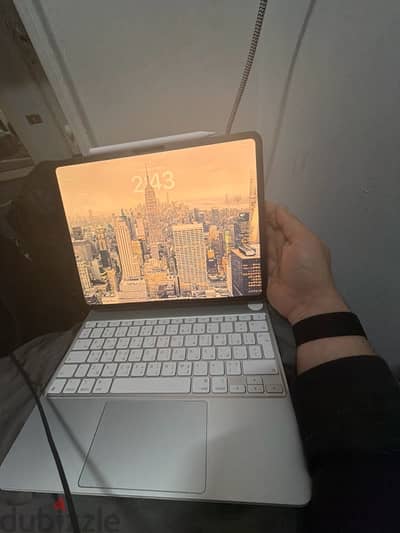 iPad 13 inch M4