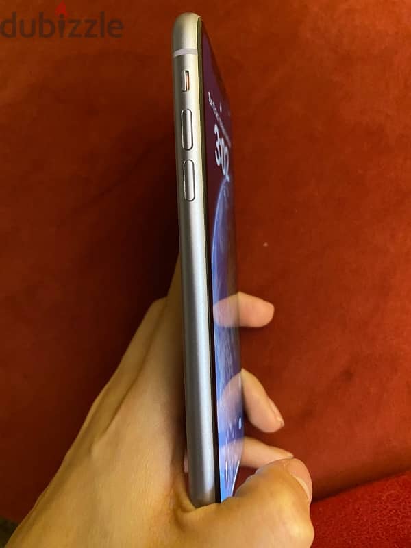 Iphone 11 - Excellent condition 3