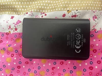 iconz power bank 5000 mAH + كشاف