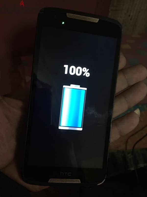 HTC 828 12